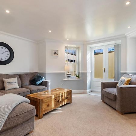 3 South Beach Court - Cosy Seafront Apartment Tenby Esterno foto
