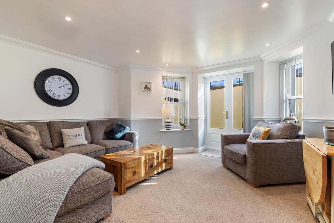 3 South Beach Court - Cosy Seafront Apartment Tenby Esterno foto