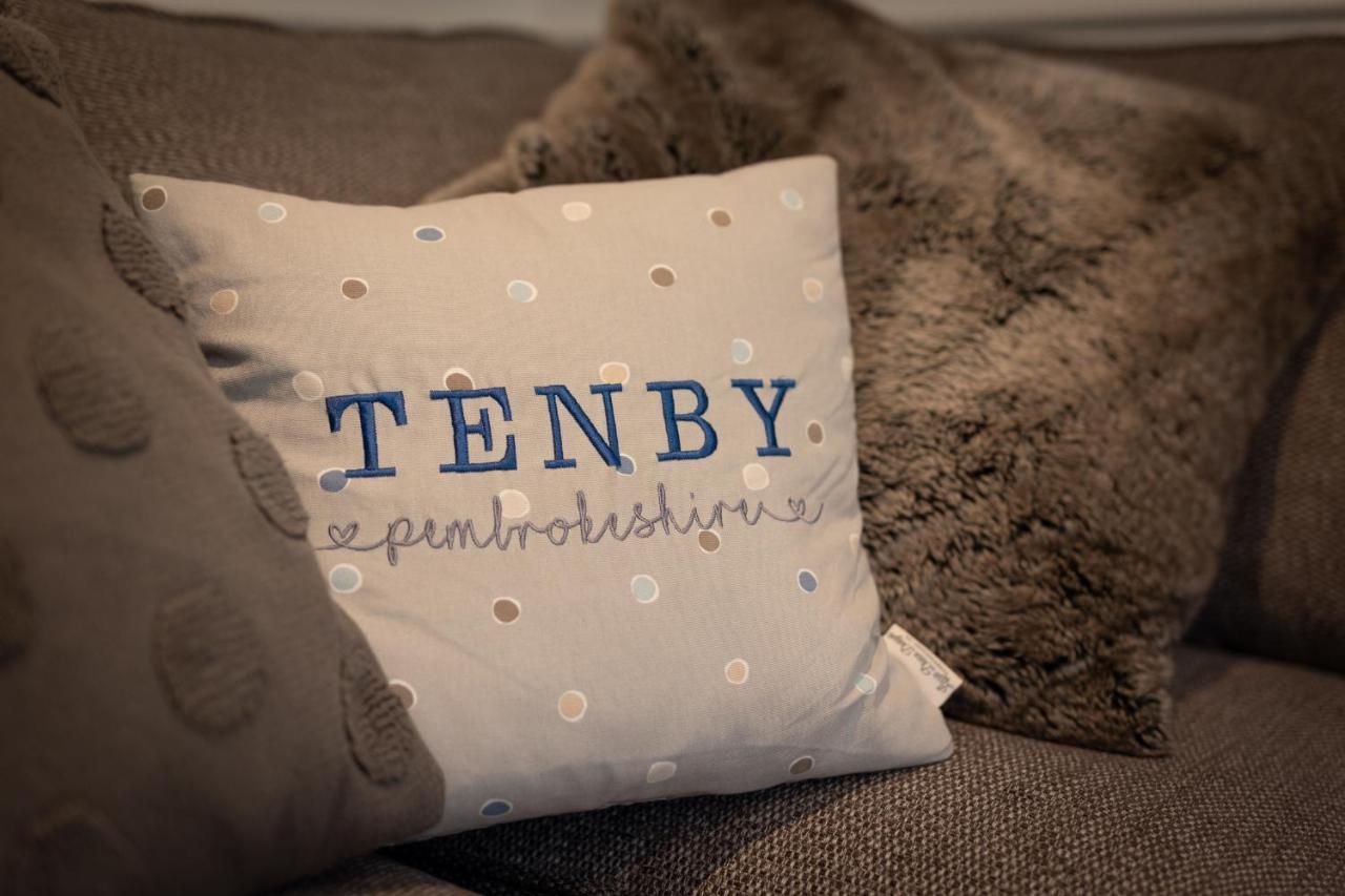 3 South Beach Court - Cosy Seafront Apartment Tenby Esterno foto