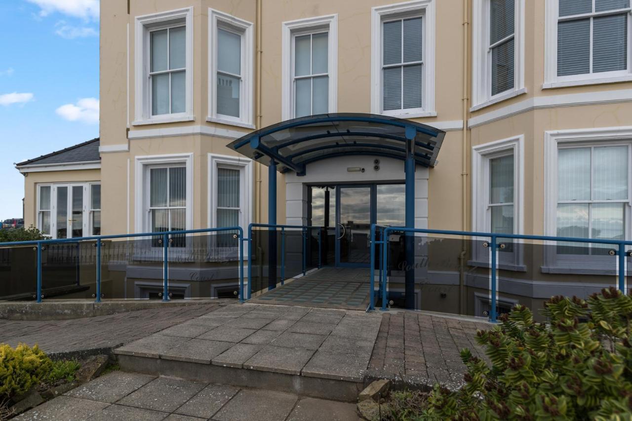 3 South Beach Court - Cosy Seafront Apartment Tenby Esterno foto